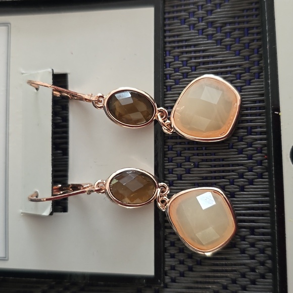 DANA BUCHMAN BRAND WOMEN'S FASHION JEWELRY BUNDLE OF 8 PAIRS OF PIERCED โฆ - Picture 4 of 14